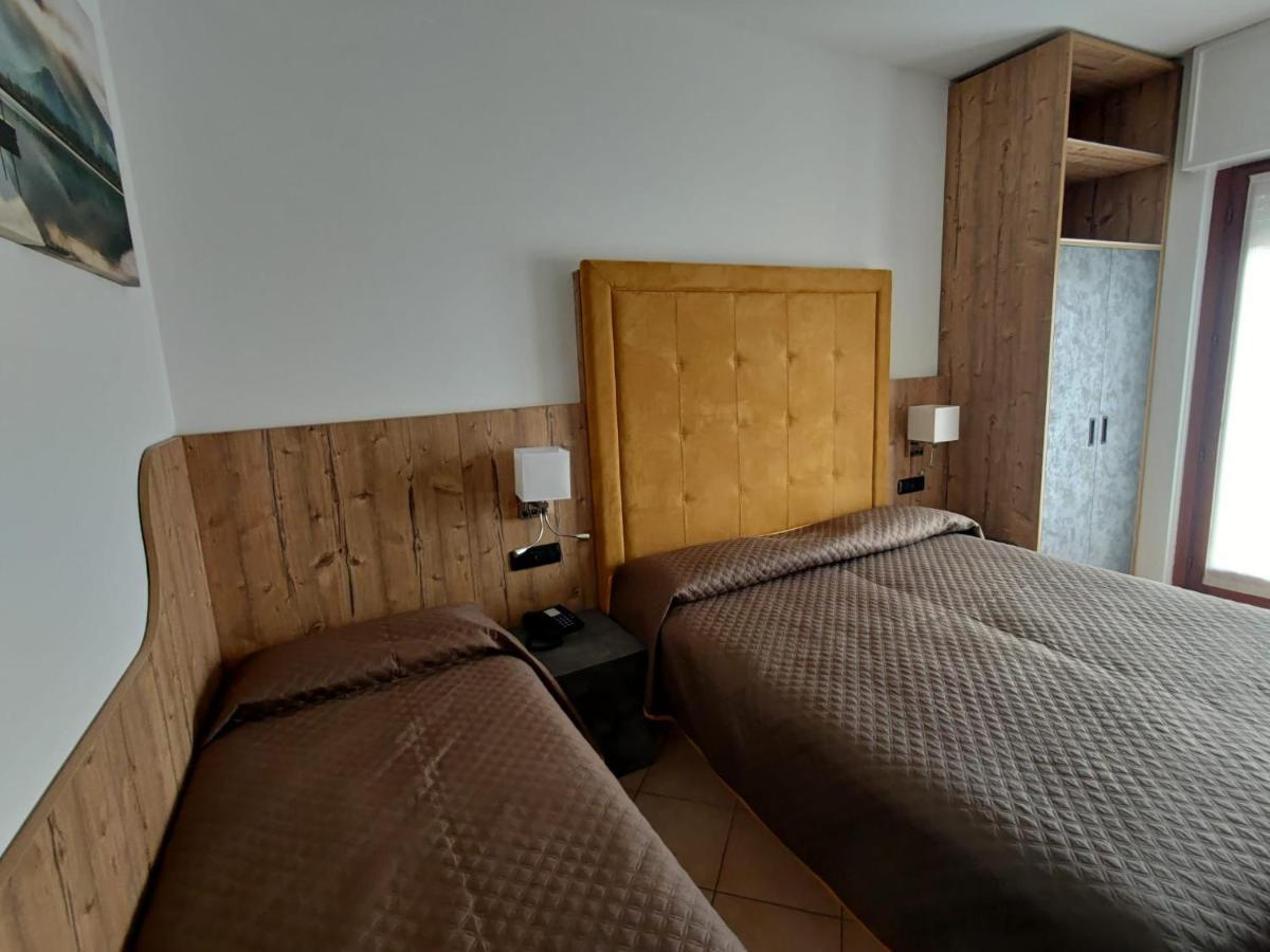 Albergo Casa Este 브렌조네 술 가르다 외부 사진