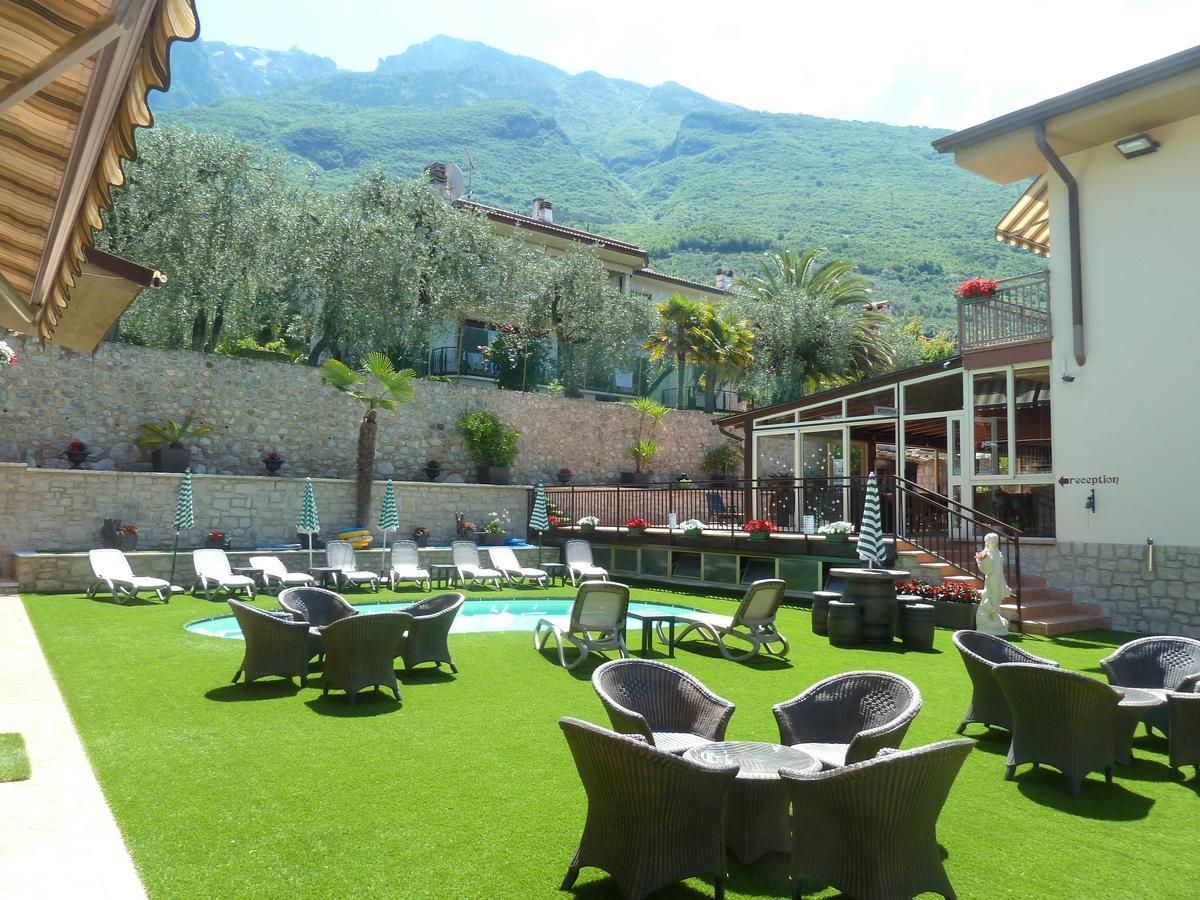 Albergo Casa Este 브렌조네 술 가르다 외부 사진