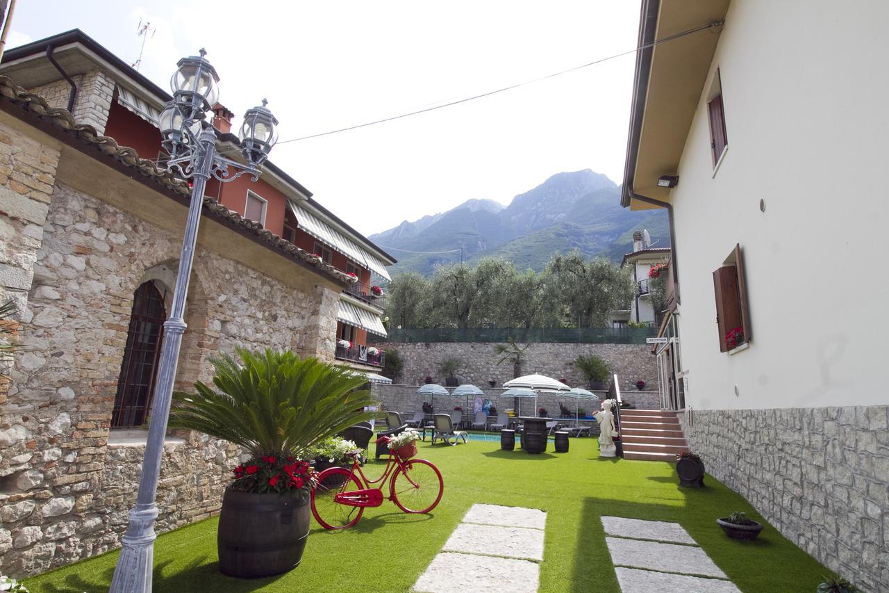 Albergo Casa Este 브렌조네 술 가르다 외부 사진